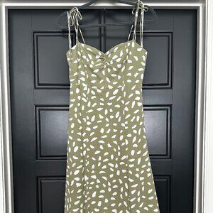 Green Lulus midi dress